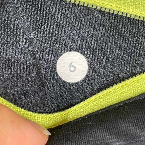 Lululemon Running Athletic Outdoors Athleisure Dottie Dash Print Speed Shorts  6 - Picture 3 of 13